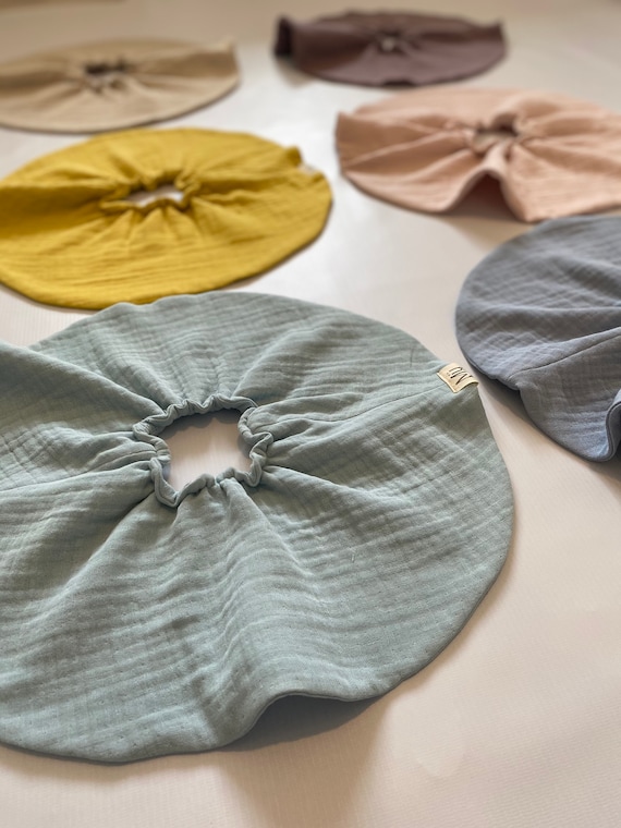 Organic Muslin Baby Bib: 6-Layer Absorbent Dribble Bib , scalloped bib , bib baby , cotton petal bib , drool bibs , bibs for boys , bib