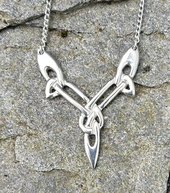 Celtic Love Knot Pewter Pendant - Etsy