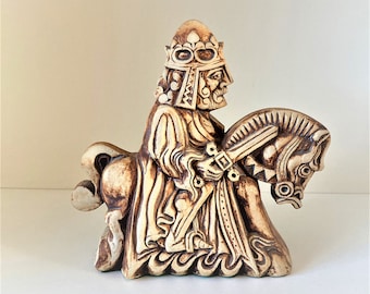 King Arthur Pottery Figure Vintage Quantock Pottery (US Customers please note the shipping charge includes the import Tariff)