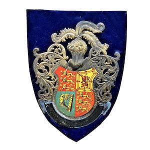 Antique Royal Coat of Arms for Great Britain Sign