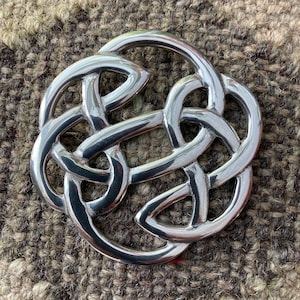 Large Lugh&#39;s Knot Celtic Brooch