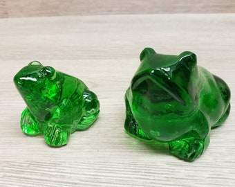 GW55 GREEN GLASS JUNGLE FROG PAPERWEIGHT GW55 GREEN GLASS JUNGLE FROG PAPERWEIGHT