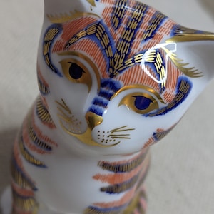 STUNNING ROYAL Crown Derby Porcelain &quot;IMARI&quot; Decorated Cat Figurine