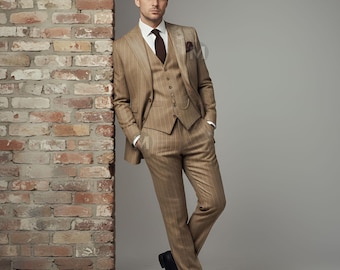 Traje de tres piezas vintage color camel a rayas para hombre – Estilo Peaky Blinders, corte ajustado, ideal para bodas, graduaciones o como regalo de aniversario.