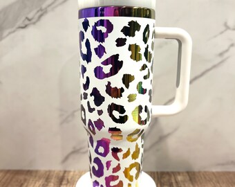 Vaso personalizado con estampado de leopardo y arcoíris DUPE de 40 oz, grabado, regalo para amantes de los estampados animales, regalo para ella, regalos de vacaciones, regalos de cumpleaños