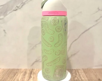 Vaso grabado con pepinillos de 24 oz. Vaso personalizado. Regalo para ella. Regalos navideños. Regalos de cumpleaños. Regalo para mamá. Regalo para amantes de los pepinillos.