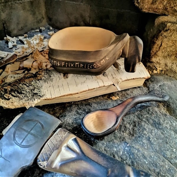 Kuksa ,Holz Kaffeetasse ,Wikinger Bushcraft Reisebecher ,ククサ mit Runen in schwedische Birke hand geschnitzt von WitaBerget über Feuer gebrannt