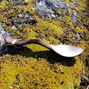 Wooden spoon, serving spoon, bushcraft gear, camping spoon Holzlöffel, Cuchara de madera, Cuillère de Bois, Cucchiaio handmade by Witaberget