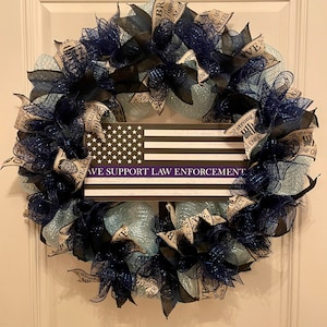Back the blue wreath