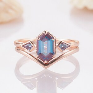 Vintage Long Hexagon Alexandrite Engagement Ring Set, Unique 14K Rose Gold Alexandrite Wedding Set, Three Stones Bridal Set Promise Ring