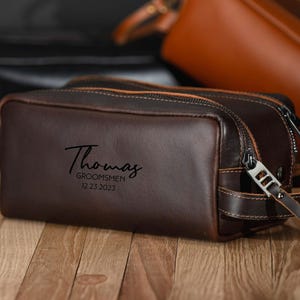 Personalized Leather Dopp Kit, Groomsmen Gift,  Customized Leather Toiletry Bag, Men&#39;s Wedding Gift, Unique Bestman Present