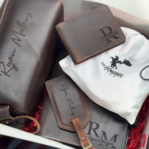 Caja de regalo personalizada, set de regalo para clientes VIP, caja de regalo con diario de cuero, neceser, billetera y etiqueta de equipaje, regalo para asesor empresarial.