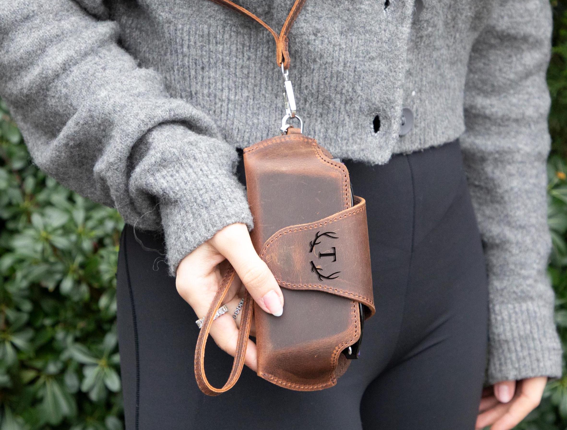 ★Bandolier★LANA GLASSES STRAP-Glasses Case X-body★Blk/Gld Lana Sunglass Strap Only Black/Gold – Bandolier