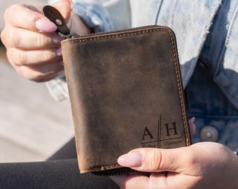 Custom Leather Wallet for Mom, Mother’s Day Gift for Wife or Grandma, Personalized Zipper Wallet with Name, Gift for Her from Daughter