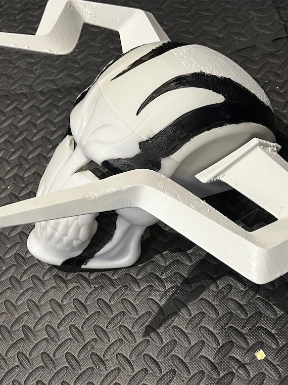 Bleach Ichigo Full Hollow Vasto Lorde Mask W/ Glow in the Dark 