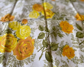 Vintage stof 45" x 56" met goudgeel en oranje bloemmotief/circa 1950-60s/Mid Century stof/vintage naaien