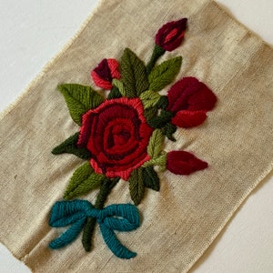 Ancien Kit Broderie Artcraft Crewel N°3506 – Coussin Floral Folk Art – Neuf – Vintage USA