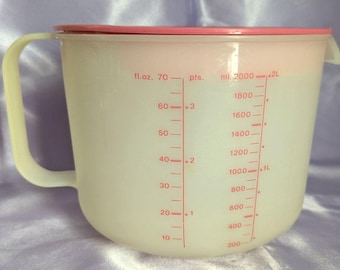 Vintage Tupperware Mix-N-Stor Messbecher, 8 Tassen (2 l), rosa, Modell 1629, 2-teiliger Deckel, USA