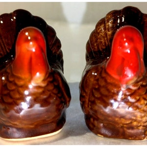 Ceramic Thanksgiving Turkey Salt and Pepper Shakers 1.75&quot;