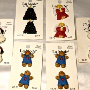 Vintage La Mode Hand Painted New Carded Christmas Button Lot
