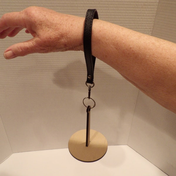 Wrist Yarn Holder with Strap