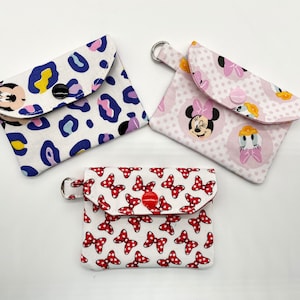 Billetera pequeña con temática de Disney, portatarjetas de identificación y crédito, billetera para llevar, estampado de Minnie Mouse, tarjetero, regalo por 10 dólares