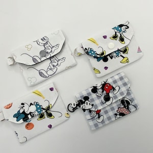 Billetera pequeña con temática de Disney, portatarjetas de identificación y crédito, billetera portátil, billetera pequeña para mujer, regalo por diez dólares, Minnie Mouse, Mickey