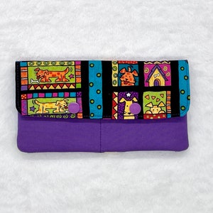Cartera grande de mujer con estampado de perros, divertida y colorida cartera para teléfono con múltiples bolsillos. Cartera de mujer morada con bolsillo con cremallera y ranuras para tarjetas.