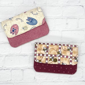 Mini billetera, billetera pequeña con cremallera, tarjetero de tres bolsillos y porta identificación, linda billetera de mujer, billetera de tela con gatos, regalo con temática de abejorro