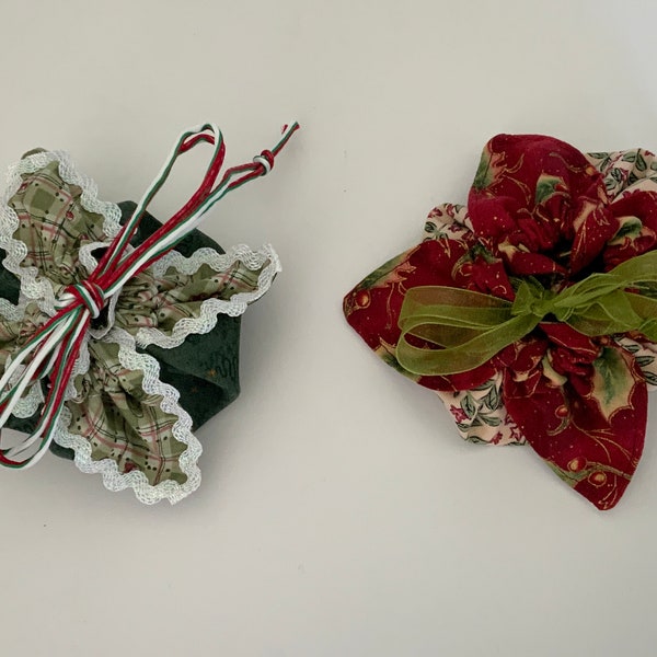 Fabric drawstring gift pouch, mini gift pouch, Christmas gift bag, fabric gift wrapper, Holiday decor, Christmas decor, small gift bag