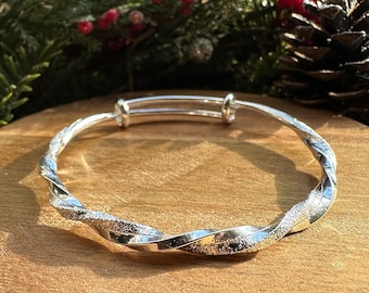 Sterling 925 Silber Manschette verstellbar Damen Armband stark vereinfachtes Verdrehen Design W / Geschenkbox inklusive Perfekt für Weihnachten