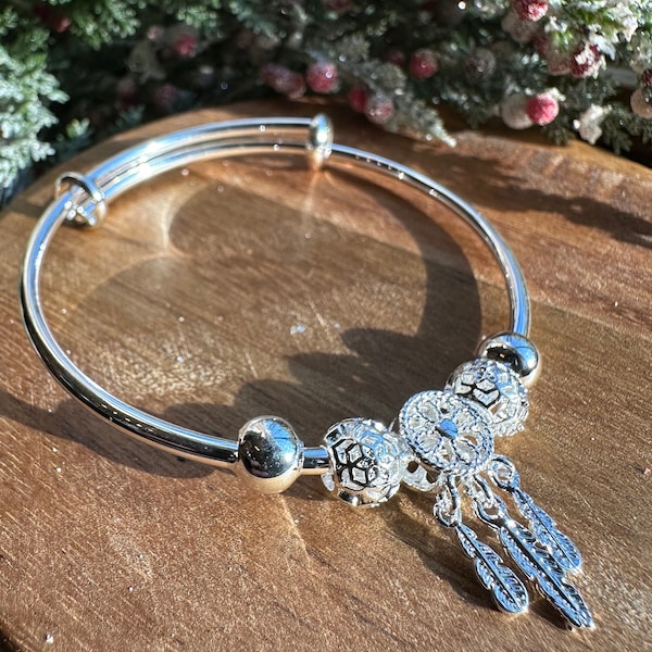 A Perfect Gift, This Elegant Sterling Silver Dreamcatcher Tassel Feather Round Bead Charm Bracelet