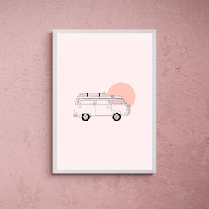 Arte de pared ilustrativo de Surf Van / Regalo para viajeros / 5 proporciones / Decoración de pared descargable digitalmente / Póster digital con postal de descarga instantánea