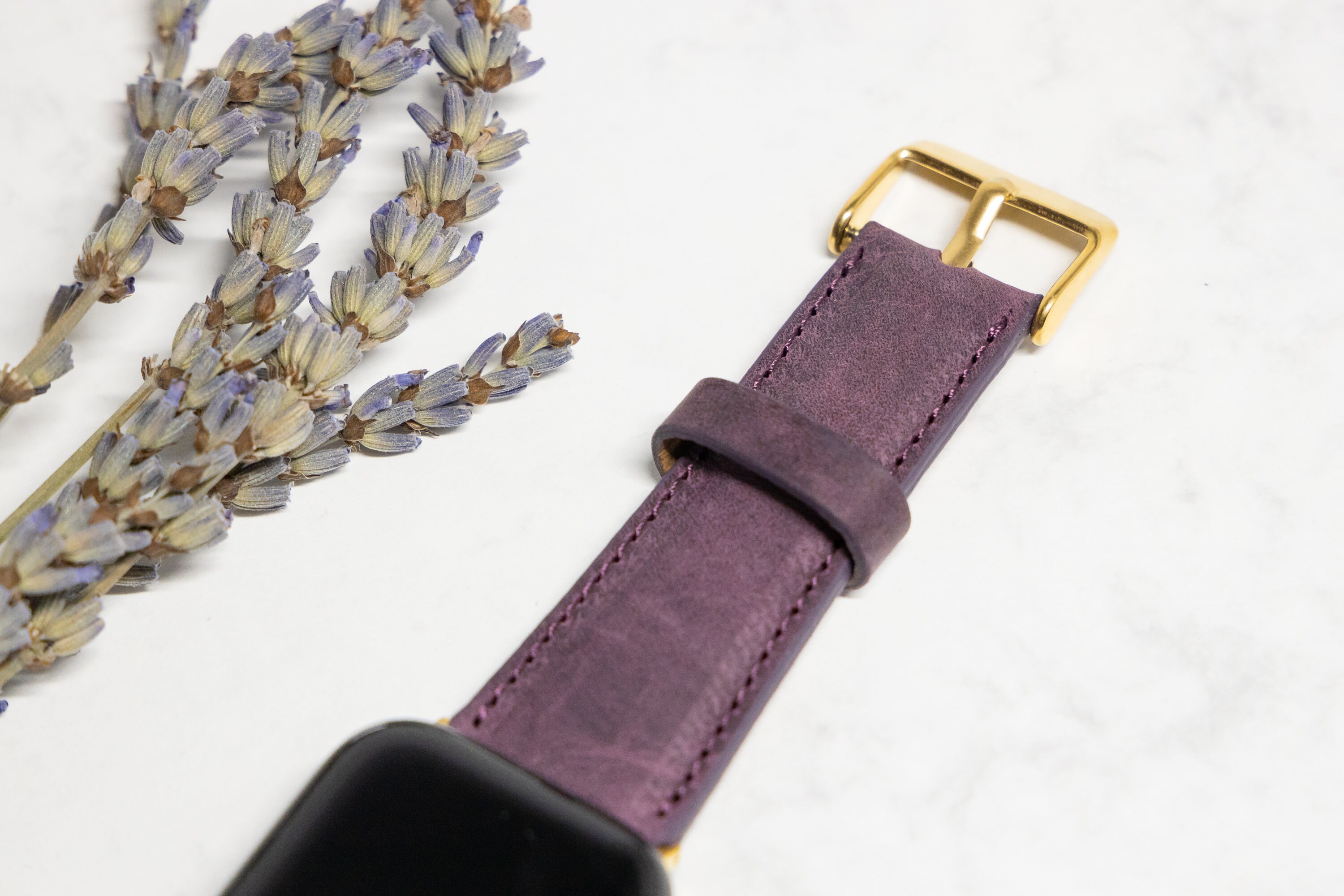 Apple Watch Band for 8/7/SE/1-6 Leather Strap 