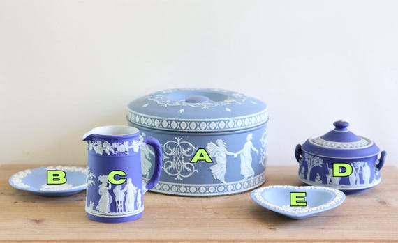 英国ウェッジウッド 1959年 ジャスパーウェア ブルー 15cm タッツァ/ コンポート/ ケーキスタンド イギリス アンティーク ウェッジウッドのジャスパーウェア、ペールドブルー色のオーバル