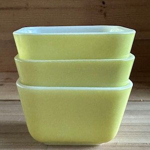 Pyrex 501 Small Yellow Refrigerator Dish Set of 3 Vintage