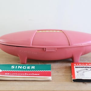 Vintage Singer Slant Needle Buttonholer Plus Template Pack / Complete In Pink Case / 1960&#39;s / MCM /  Sewing Accessories / Singer 489500
