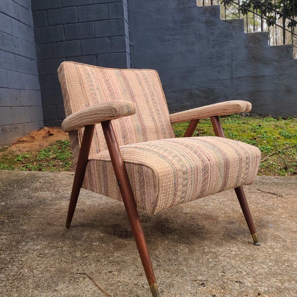 Mid Century Modern Lounge Chair