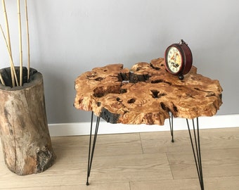 Fatto su ordinazione, tavolino da caffè Live Edge in legno d'ulivo, tavolino unico, tavolino di recupero, tavolino da caffè in legno massello di ulivo naturale