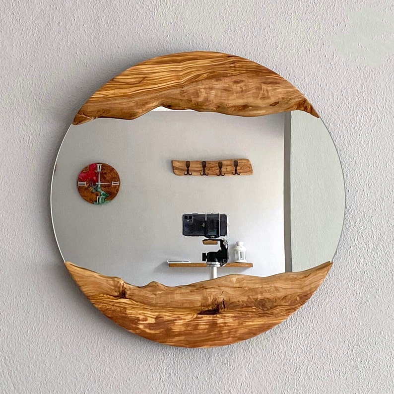 Auf Bestellung, Olivenholz Ovaler Spiegel, Live Edge Holz Wandspiegel, Holzrahmen Spiegel Wanddekoration, Runder Holzspiegel, klein-großer Wandspiegel Bild 8
