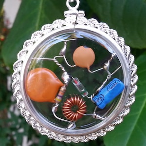 Original E.J. Gold Brane-Power Quantum Witch Crystal Quantum Radio Amulet sterling silver bezel dollar size