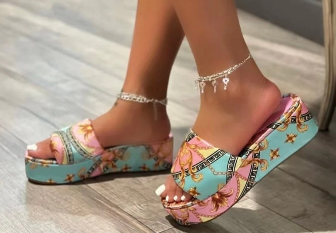 stretchy platform sandals