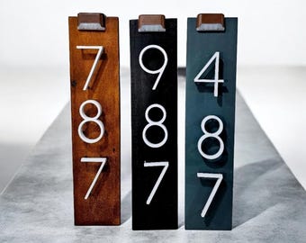Vertikale Solar-betriebene LED-Adresstafel: Beleuchtetes Hausnummer-Schild