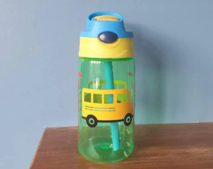 Kids 480ml drinks bottle with popup spout, handle , and personalised with a name and School Bus design