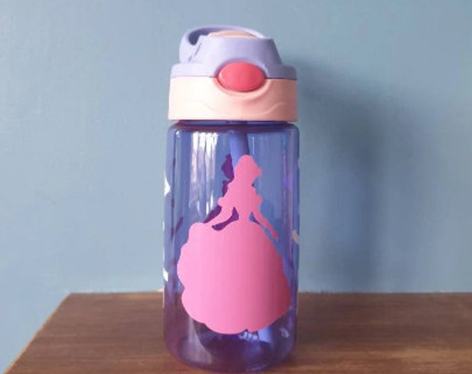 Kids 480ml drinks bottle with popup spout, handle , and personalised with a name and Princess design.