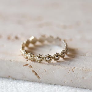 Sterling Silver Daisy Ring - Floral Stacking Band