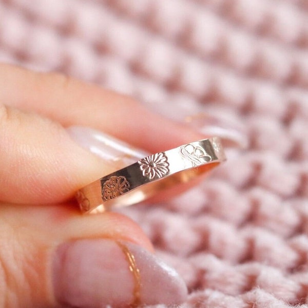 Bandje met kleine geboortebloemen • Gold filled ring • Ring met geboortebloemen • Bloemenring familie • Sierlijke gouden ring • Gepersonaliseerde geboortebloemen