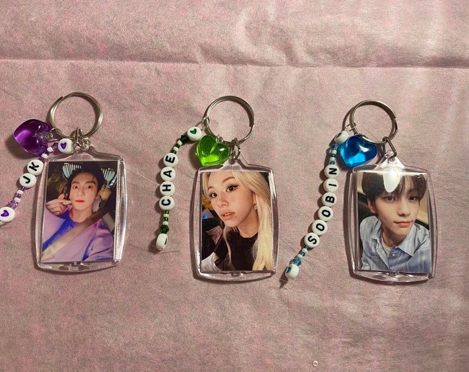 custom kpop photo keychains !