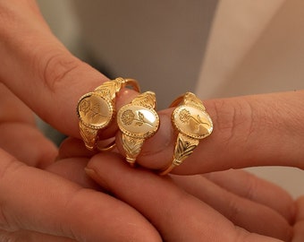 Anello con sigillo fiore di nascita in oro 18 carati, anello con sigillo personalizzato per lei, gioielli con fiori di nascita, anello floreale delicato, regalo per la mamma, regalo di anniversario