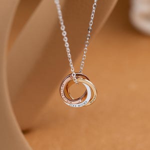 Mothers Day Gifts for Grandma, Custom Engraved Name Necklace, Personalized Interlocking Circles Necklace, Family Gift for Mom, Birthday Gift